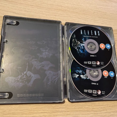 Aliens DVD Steelbook used, double with English subtitles