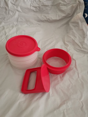 Tupperware Burger Press with 4 Storage Containers new