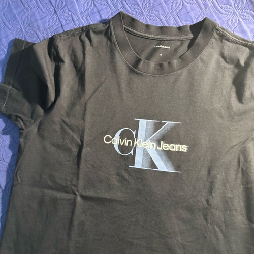 Calvin Klein T shirt short sleeve medium black with blue logo like new