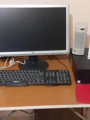 Κομπιούτερ i5 desktop σαν καινούργιο με οθόνη LG Flatron 19 ιντσών, πληκτρολόγιο και mouse