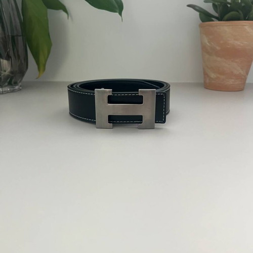 Hermès belt black with silver-tone H buckle like new, size 105