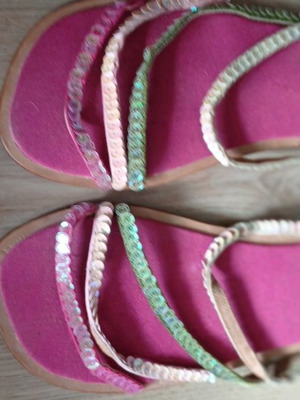 Women's slippers used, pink with rhinestones, size 38