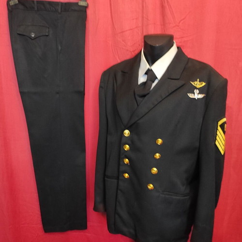 Arhikelevstis Uniform of OUK like new
