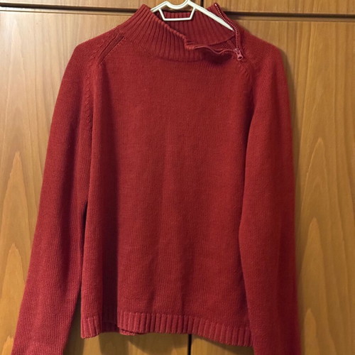 Red pullover with neck zipper like new