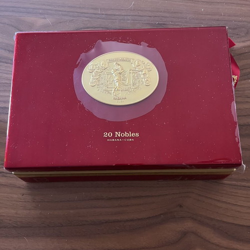 Romeo y Julieta Linea D’Oro Nobles Cuban Cigar Box like new