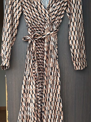 Modissimo women's wrap dress like new, one size, black and beige