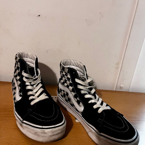 Vans Sk8-Hi athletic shoes used, black-white checkerboard, size 40