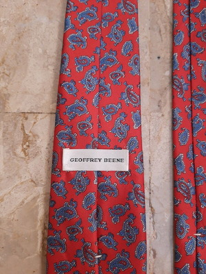 Geoffrey Beene tie like new