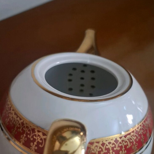 Istanbul Porcelain teapot like new, vintage style with gold details