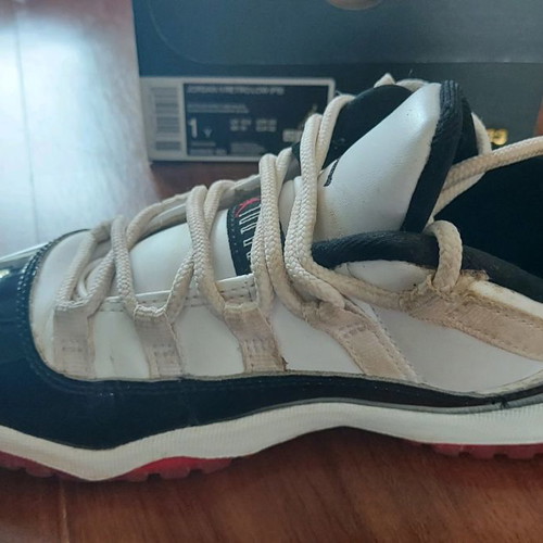 Nike Jordan kids barely worn authentic with their box!