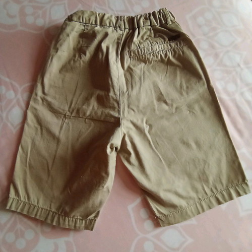 Beige boys' bermuda shorts like new for 9-10 years