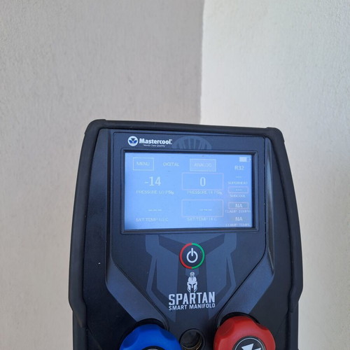 Mastercool Spartan smart manifold like new