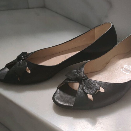 Boxer leather black mules like new, size 40, low heel