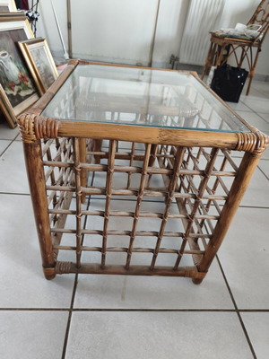 Set of 2 bamboo rattan coffee tables with glass top used