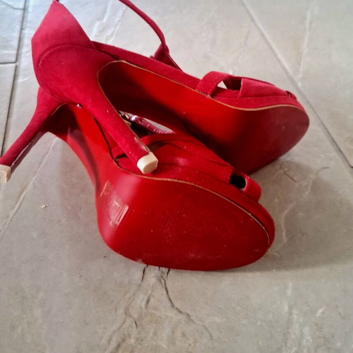 Celebrity Red Suede Sandals like new, size 39-40