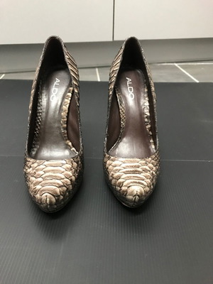 Aldo pumps used, brown, size 37