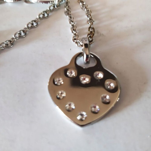 Sony Ericsson metal pendant like new heart-shaped with chain