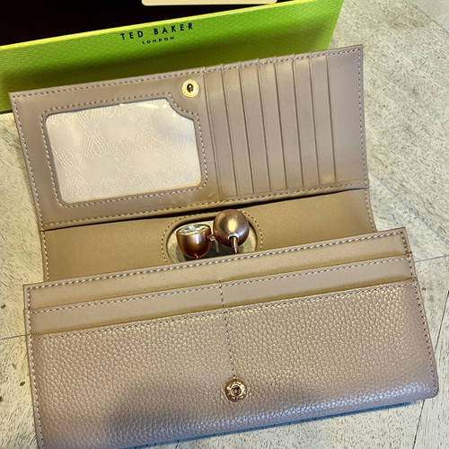 Ted Baker leather wallet like new, beige