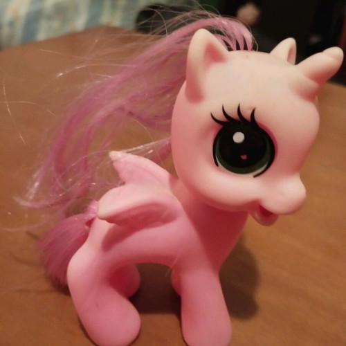 Small unicorn pony used, pink
