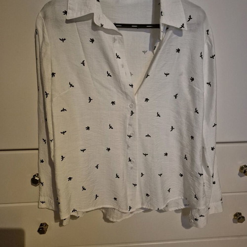 Shein white shirt with bird pattern like new, size L