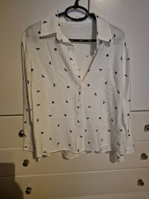 Shein white shirt with bird pattern like new, size L