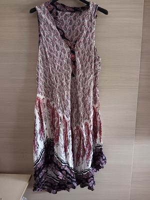 Women's dress used, size L, beige and white
