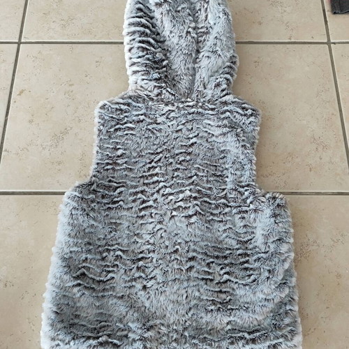 Girls' fur vest Orchestra like new, size 10, gray white