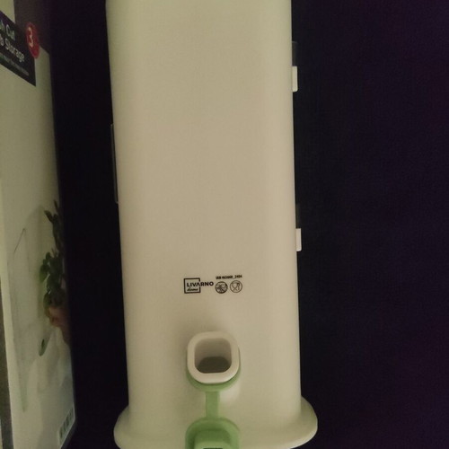Fresh cut herb storage container like new