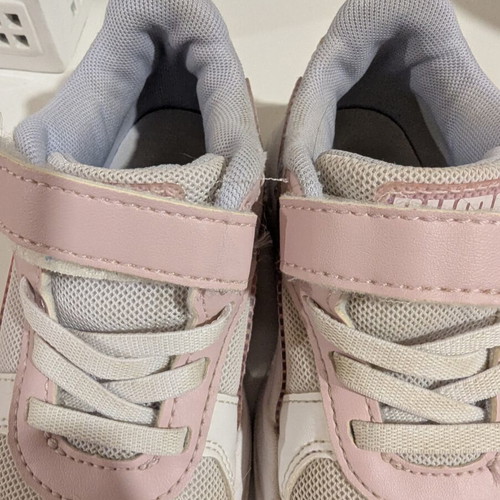 Puma athletic shoes size 26, pink