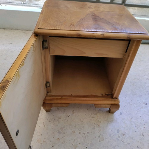 Wooden bedside table used in good condition with drawer