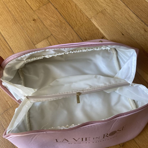 La vie en rose pink toiletry bag new