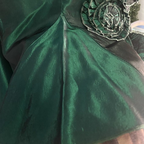 Midi cypress green skirt with 3D flowers
