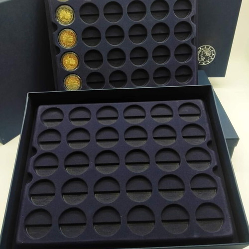 Velvet luxury case for 90 collectible two-euro coins new