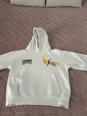 Pokémon hoodie Zara like new, beige, size for 7-8 years