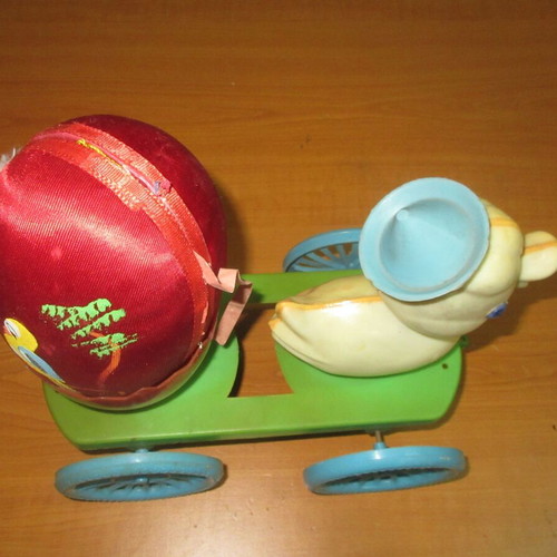 Greek Easter Pull Toy 70s like new