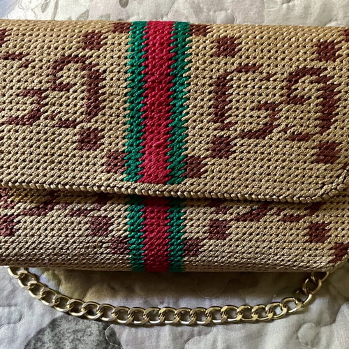 Handmade shoulder bag with chain