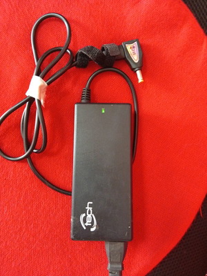 Universal Laptop Charger 90W Complete with Acer Plug, Lamtech Tech