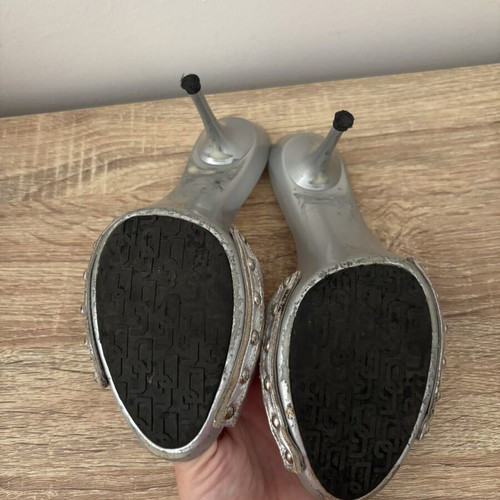 Dolce & Gabbana leather sandals like new, silver, size 36