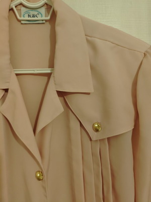Vintage shirt pink with gold buttons and epaulettes like new