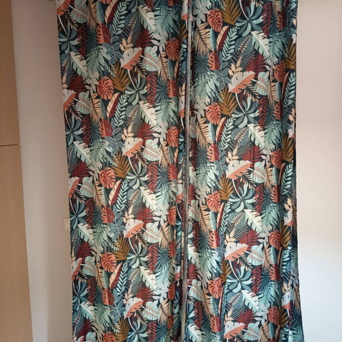 Curtain panels like new, tropical design, green background, 1.40x2.60 m each