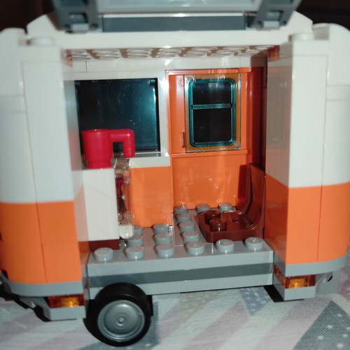 Lego City 60258 like new with instructions without box