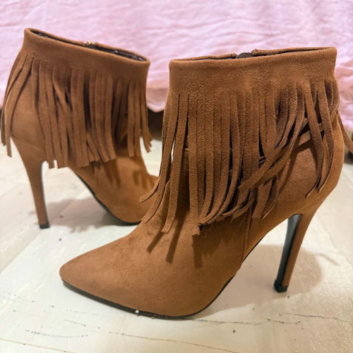 Camel suede ankle boots with fringes and high heel like new, size 36