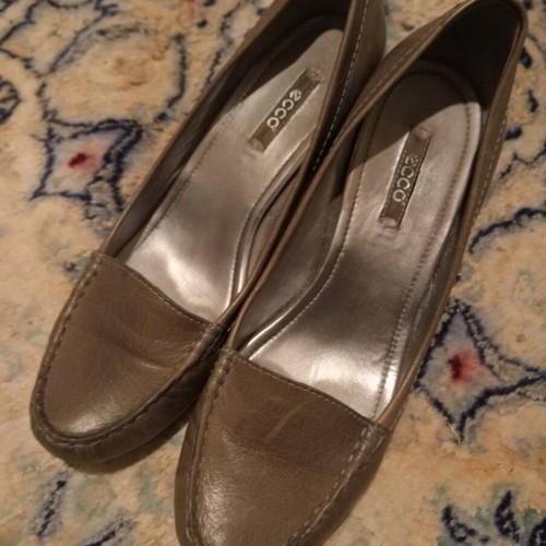 Ecco soft leather pumps like new, size 39/40, gray
