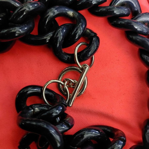 Metallic necklace chain glossy dark blue new