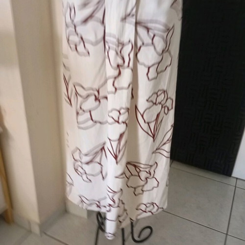 MOTF women's skirt like new, 100% linen, size L/XL, cream/burgundy
