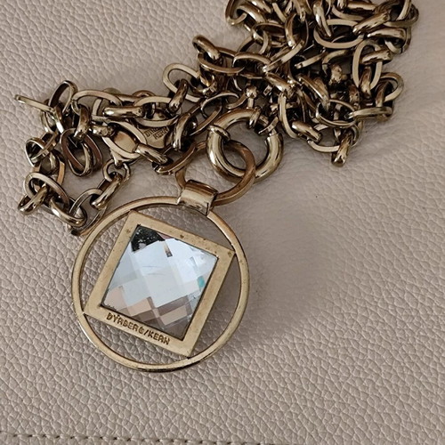 Dyrberg/Kern long necklace used in antique gold color