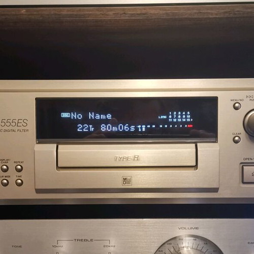 Sony MDS JA-555ES mini disc player like new, collectible champagne model
