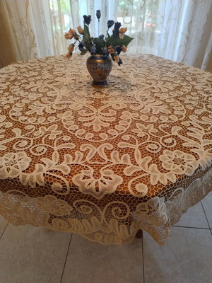 Round lace tablecloth, 1.65 m diameter