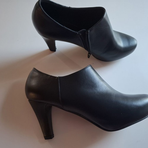 Ankle boots new, black, size 41, Spanish brand Maripaz