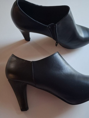 Ankle boots new, black, size 41, Spanish brand Maripaz